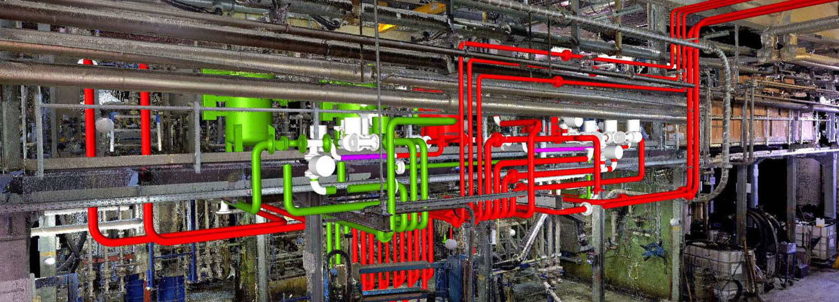 Aufnahme des Status Quo/ Istzustand einer Verrohrung in einer bestehenden Chemieanlage. In Grün und Rot hinzukonstruierte Rohrleitungen per CAD. 3D Simulation/ Konstruktion.